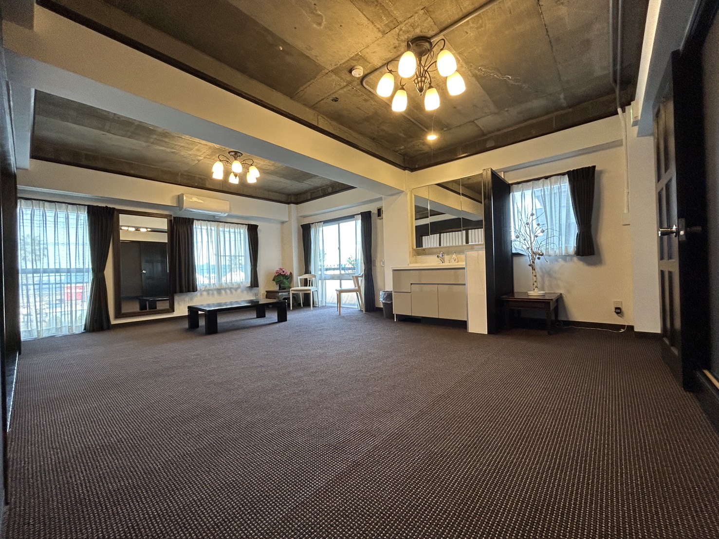 ファミーユ 湯川