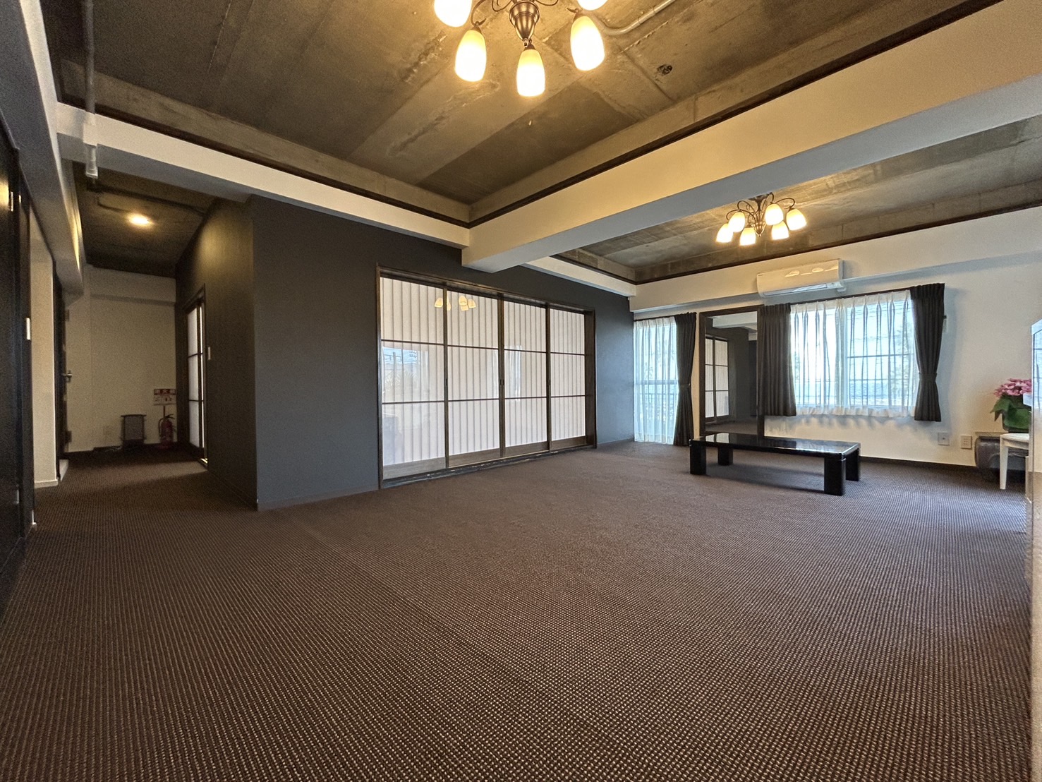 ファミーユ 湯川