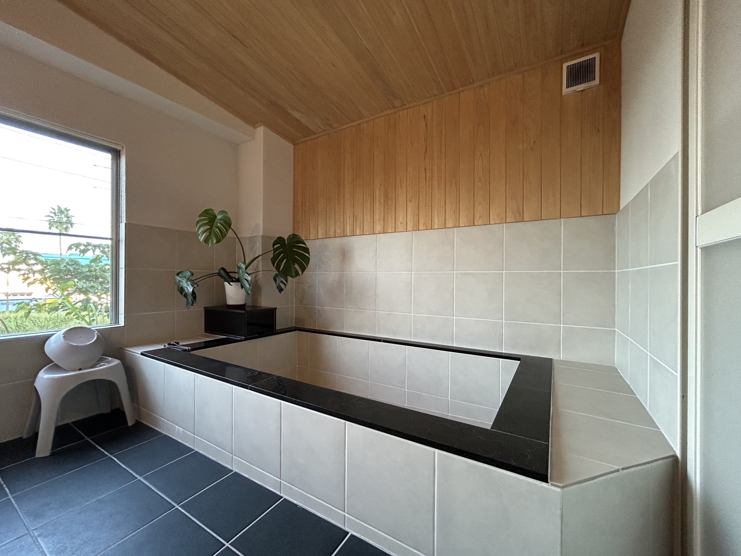 ファミーユ 湯川