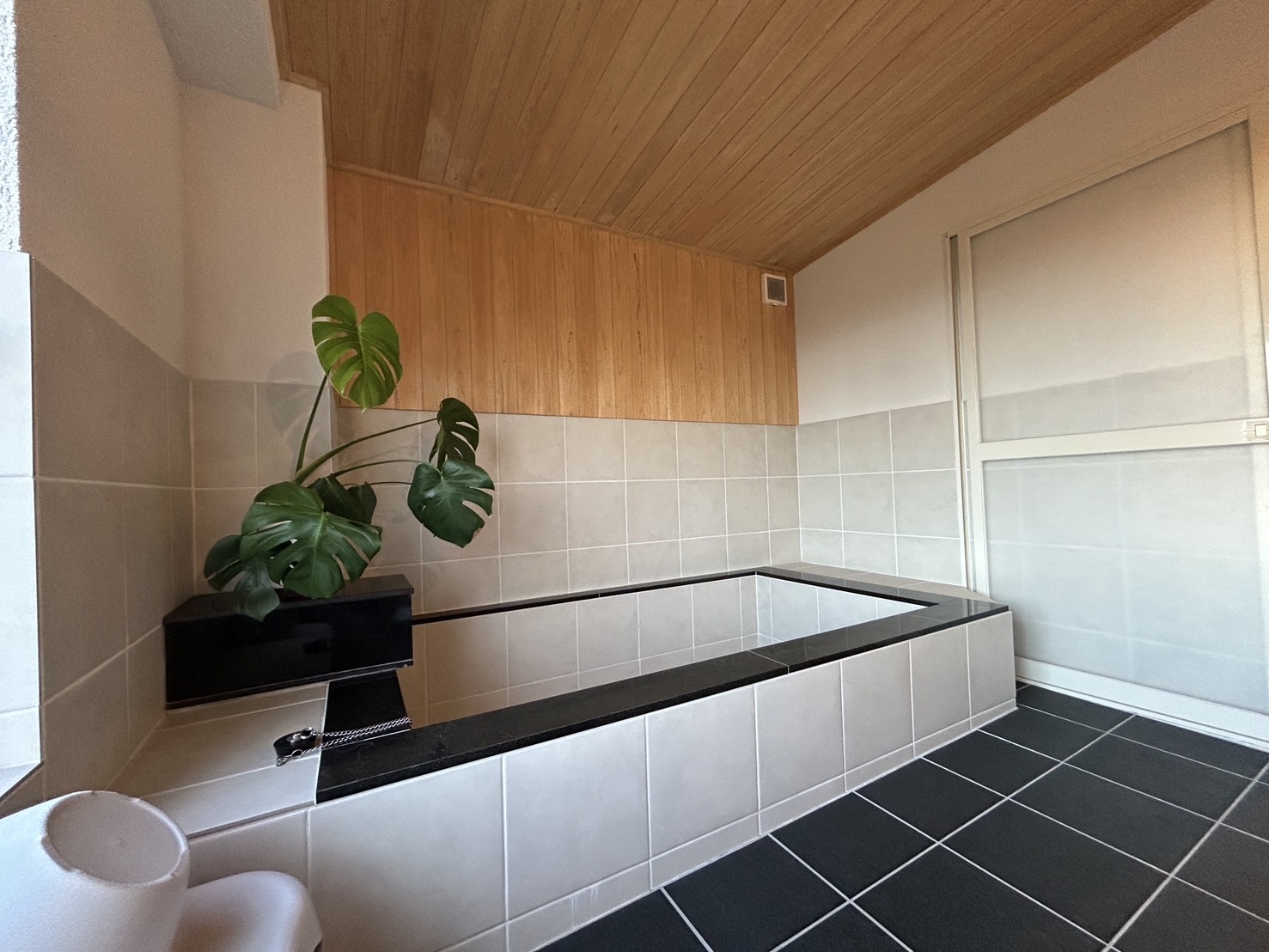 ファミーユ 湯川