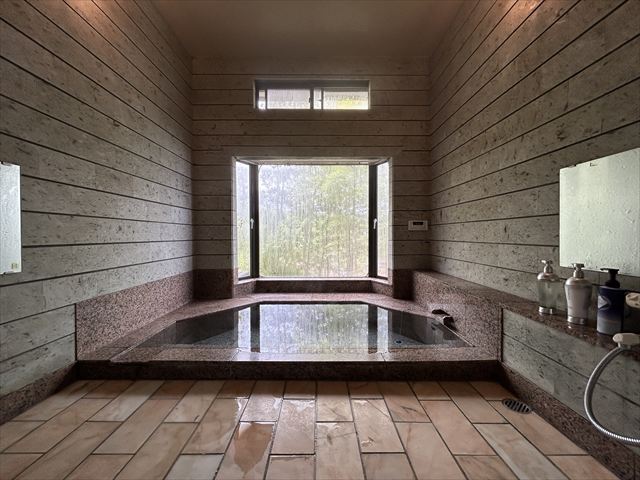 ファミーユ 一碧湖