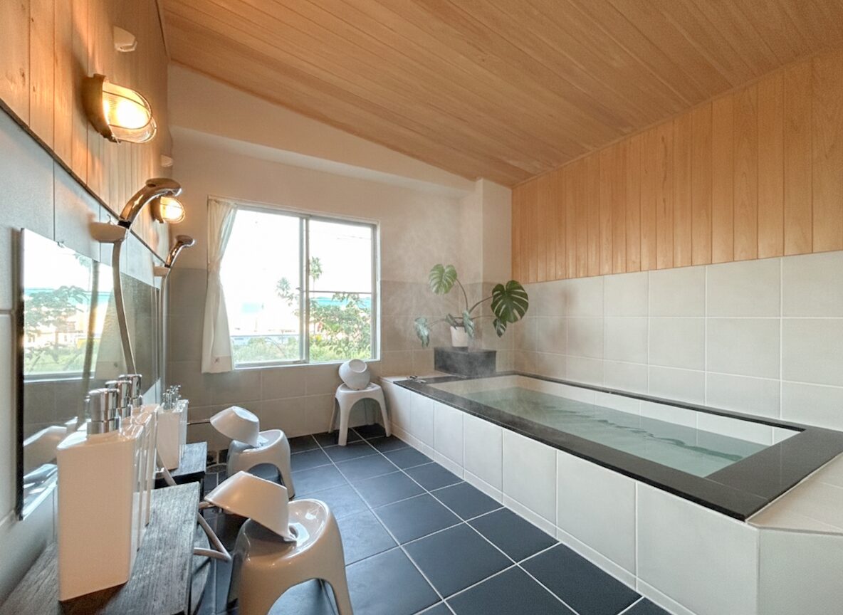 ファミーユ 湯川